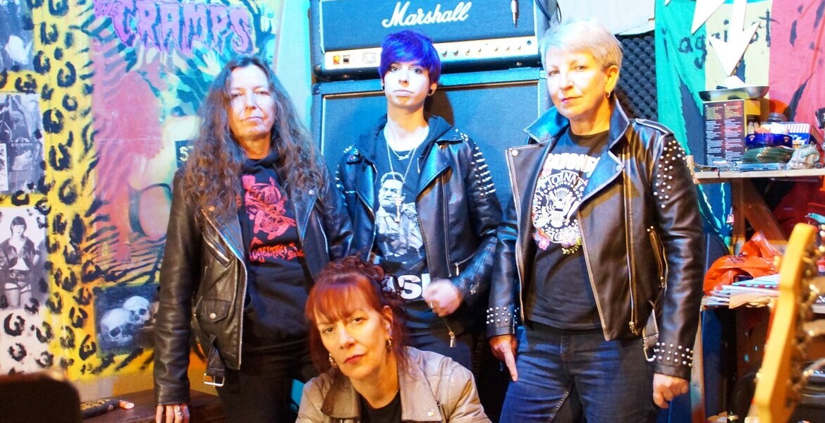 "Östro 430" (Punk/D) + "Bullshitboy" (Punk/D) + DJ MyKill