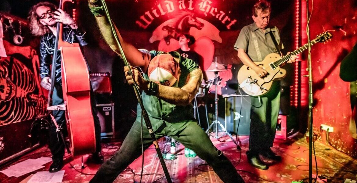 "Eight Piece Box" (Punk-Rock/CH) + "A Pony Named Olga" (Polkabilly/Bln) + DJ Basurilla