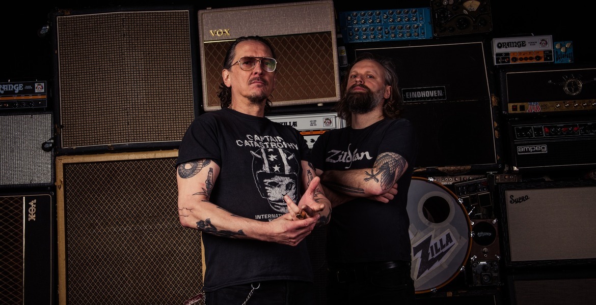 "Tankzilla" (Heavy Rock-Duo feat.: Peter of Peter Pan Speedrock) + "Nerd School" (Rock/Bln)