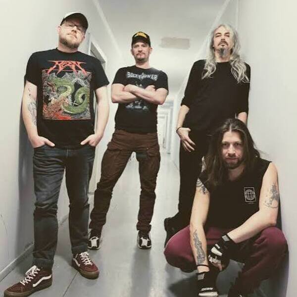 Icarus Burns + Lasse Reinstoem