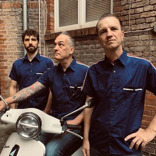 The Razorblades + Los Apollos